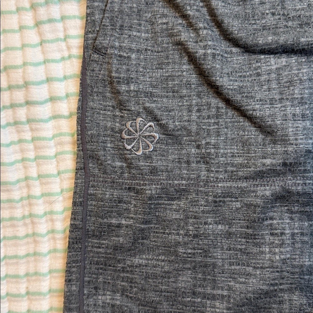 Men’s Nike Yoga Standard Fit 5” inseam short - Picture 3 of 7